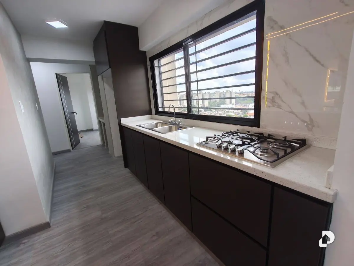 Apartamento en Av. Los Leones, Barquisimeto – 16