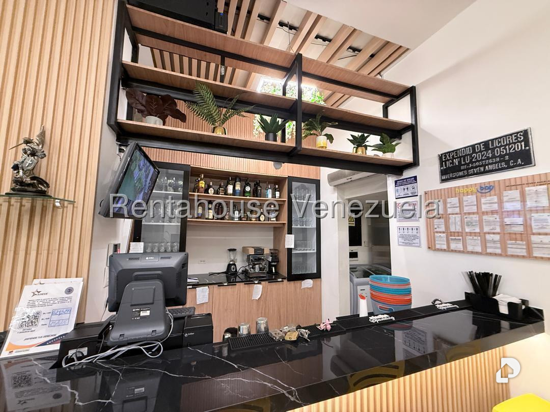 Local comercial en Santa Mónica, Caracas – 24