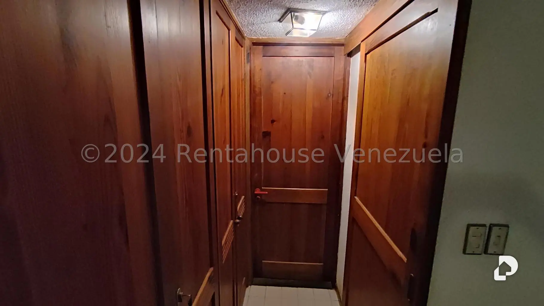 Casa en Oripoto, Caracas – 15