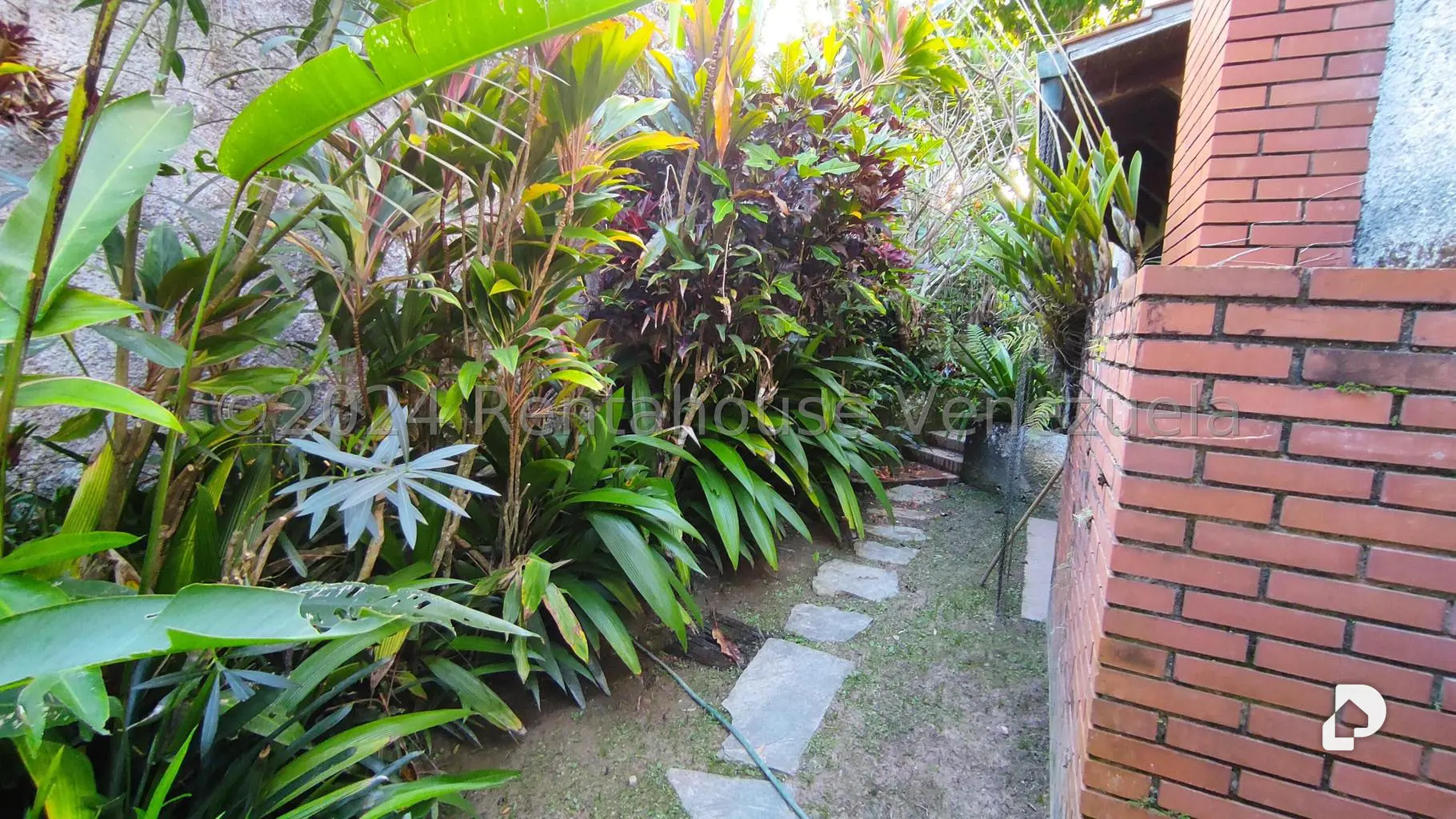 Casa en Oripoto, Caracas – 18