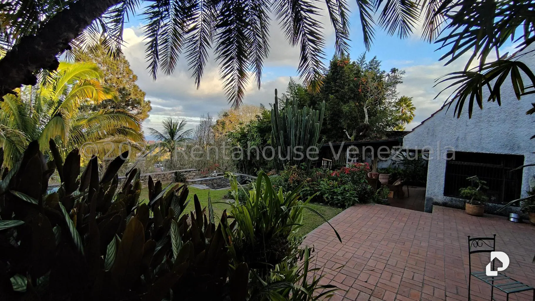 Casa en Oripoto, Caracas – 23