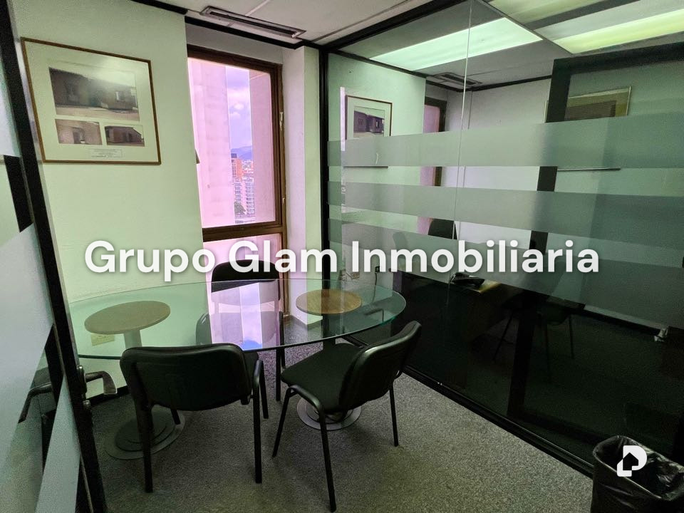 Oficina en Los Palos Grandes, Caracas – 11