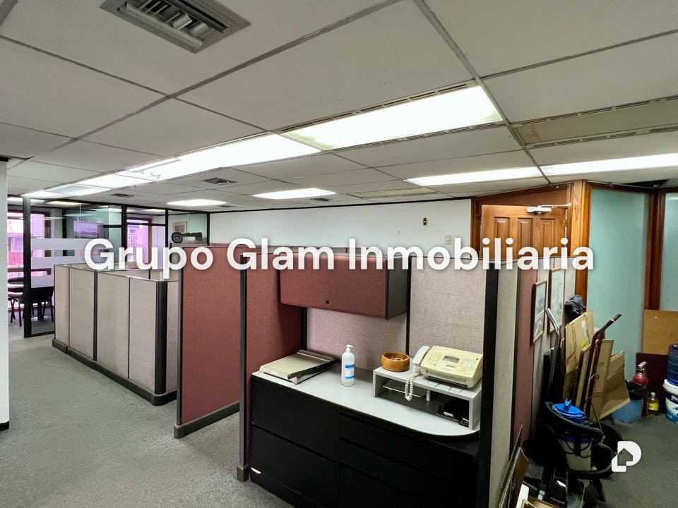 Oficina en Los Palos Grandes, Caracas – 12