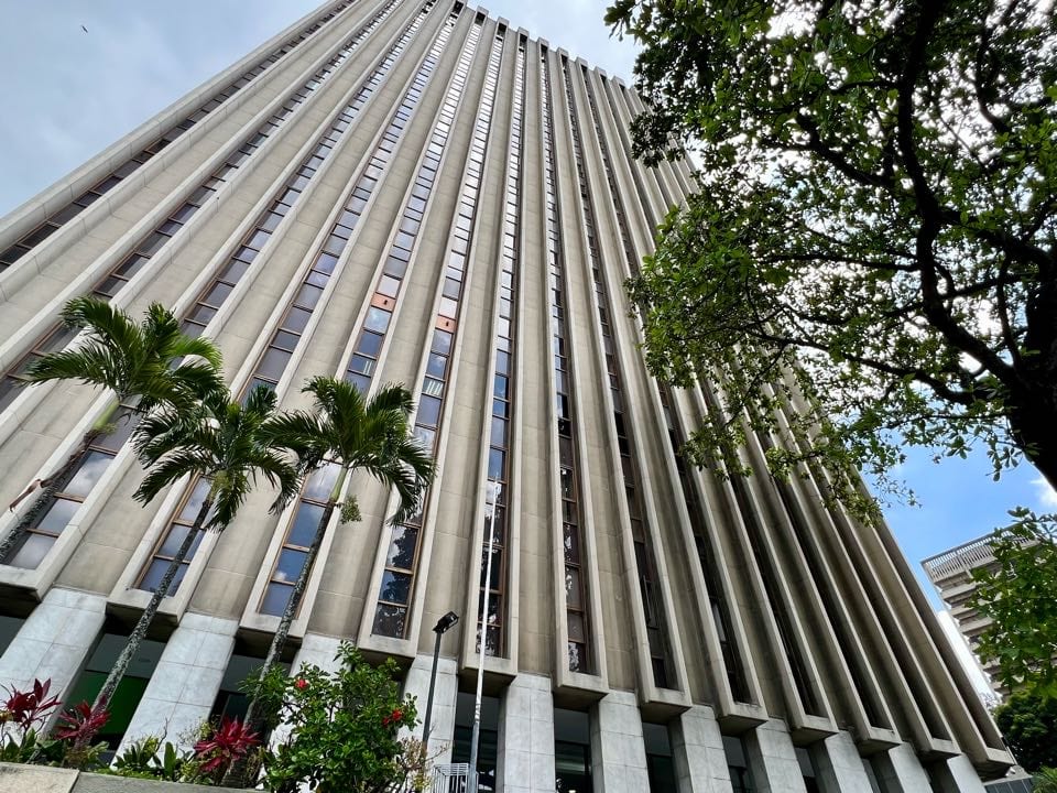 Oficina en Los Palos Grandes, Caracas - 1