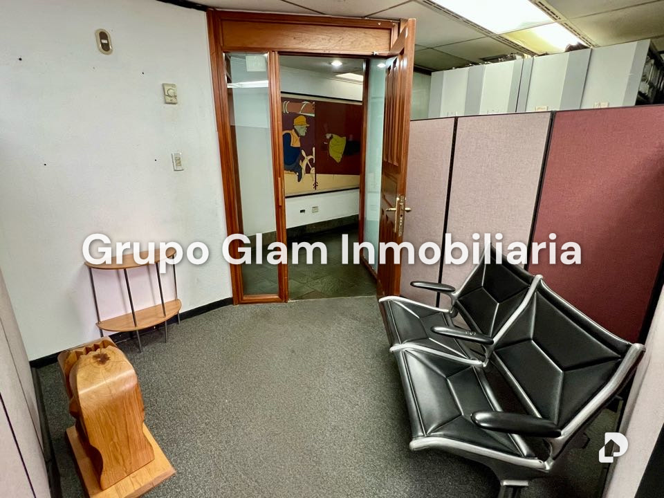 Oficina en Los Palos Grandes, Caracas – 18