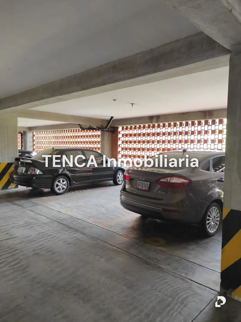 Apartamento en Lomas de La Lagunita, Caracas – 30