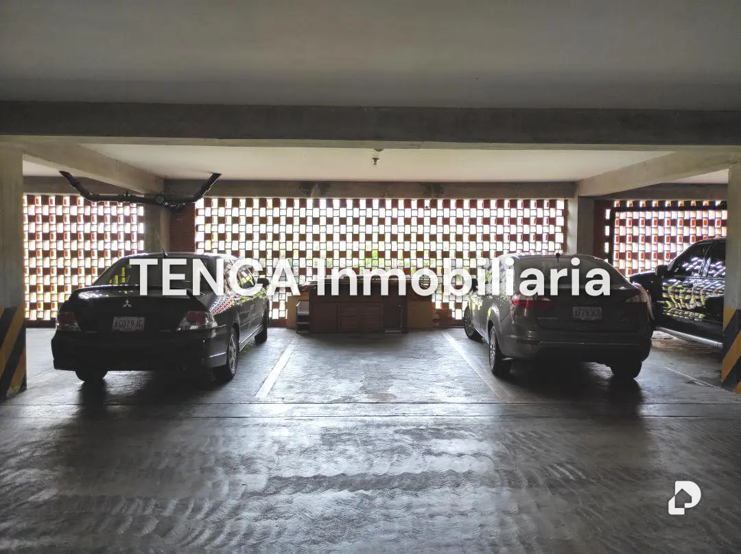 Apartamento en Lomas de La Lagunita, Caracas – 32