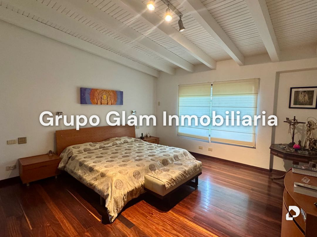 Casa en Cerro Verde, Caracas – 27