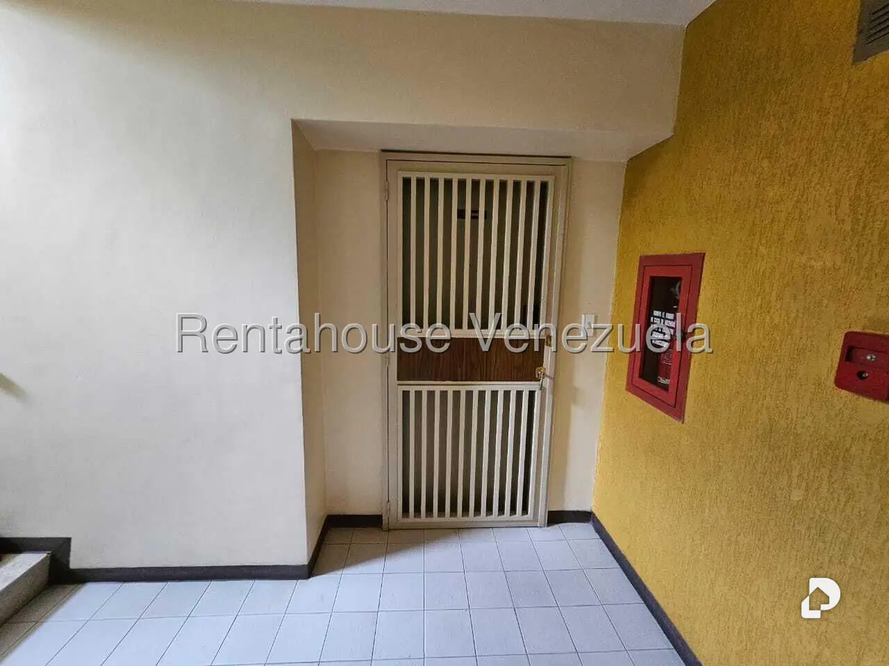 Apartamento en Lomas de Prados del Este, Caracas – 2