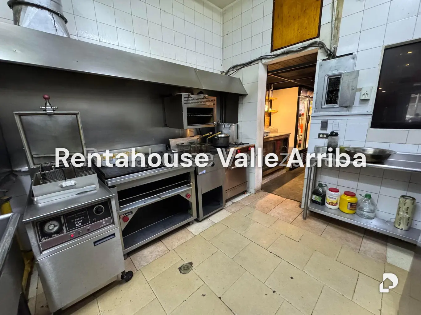 Local comercial en Chacaito, Caracas – 12