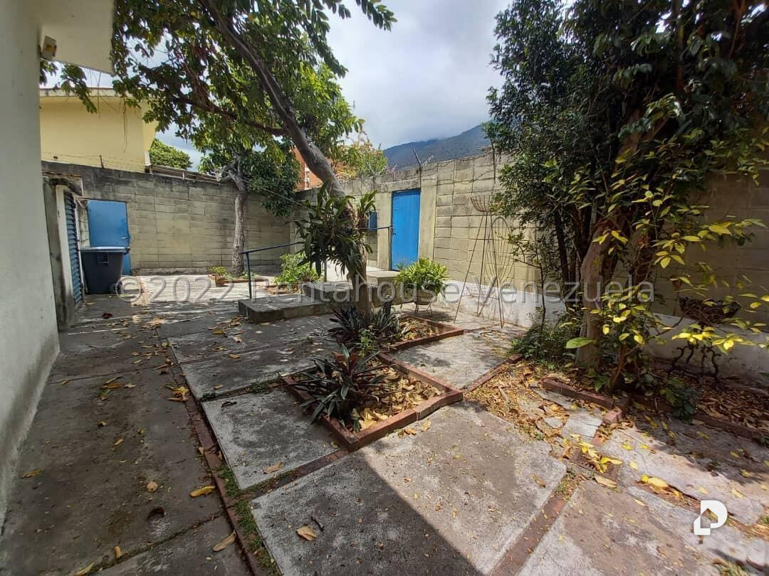 Terreno en Santa Eduvigis, Caracas – 11