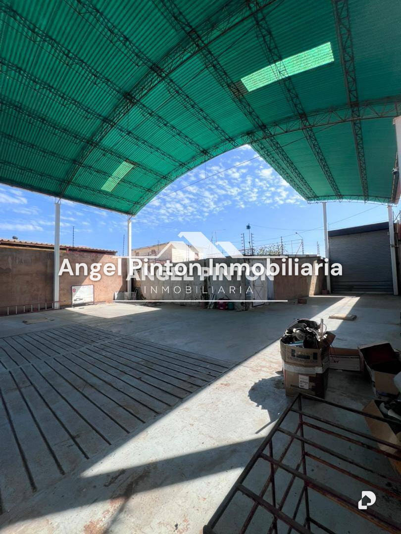 Warehouse in Avenida La Limpia, Maracaibo – 1