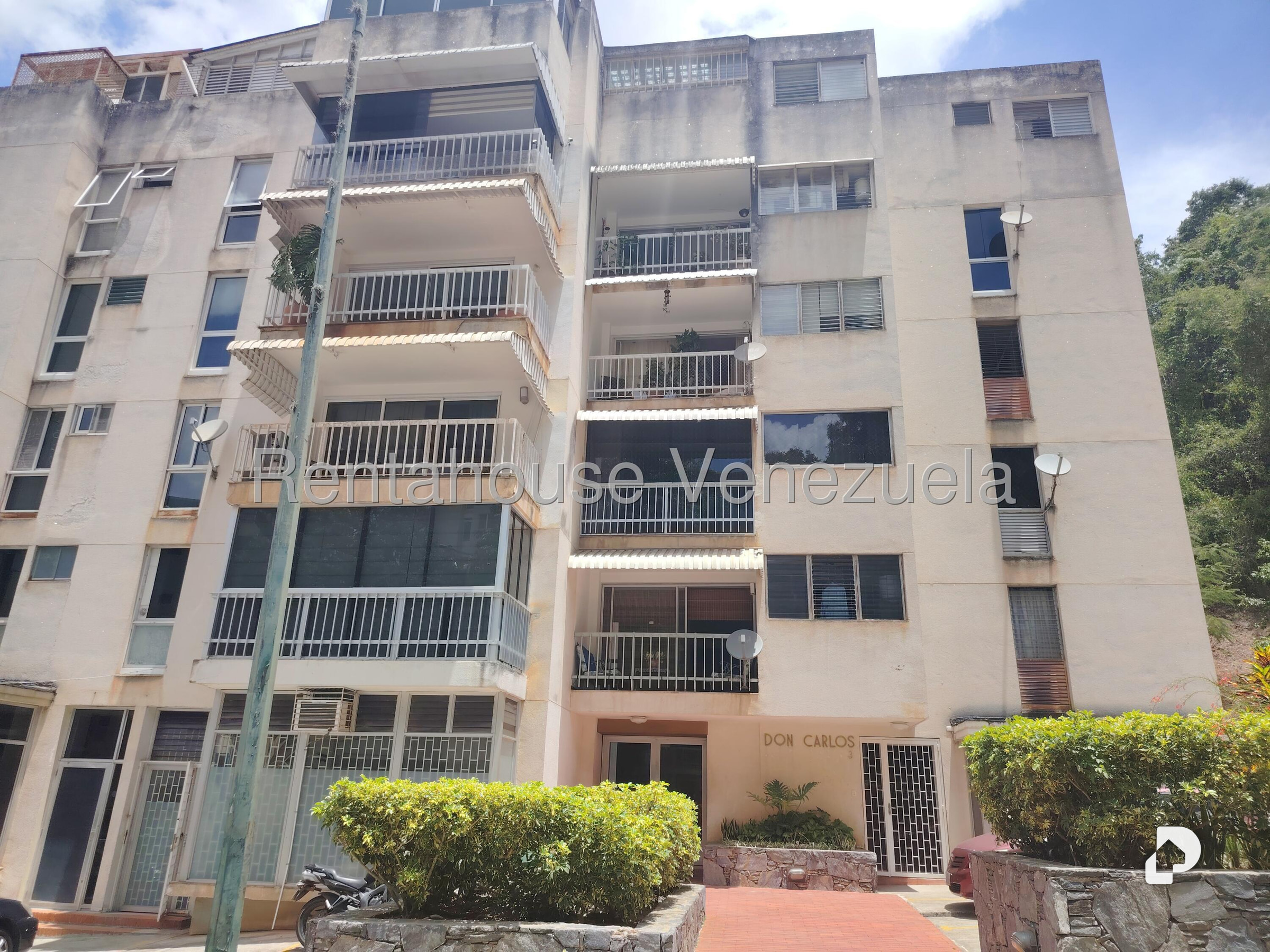 Apartamento en Lomas de Chuao, Caracas – 1