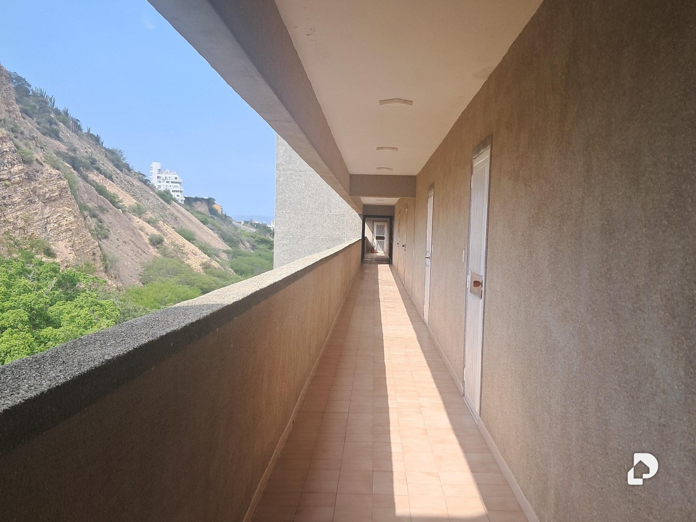 Apartamento en Cerro El Morro, Lechería – 3