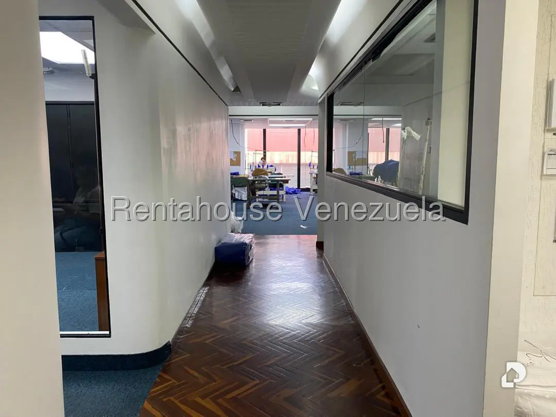 Oficina en La Urbina, Caracas
