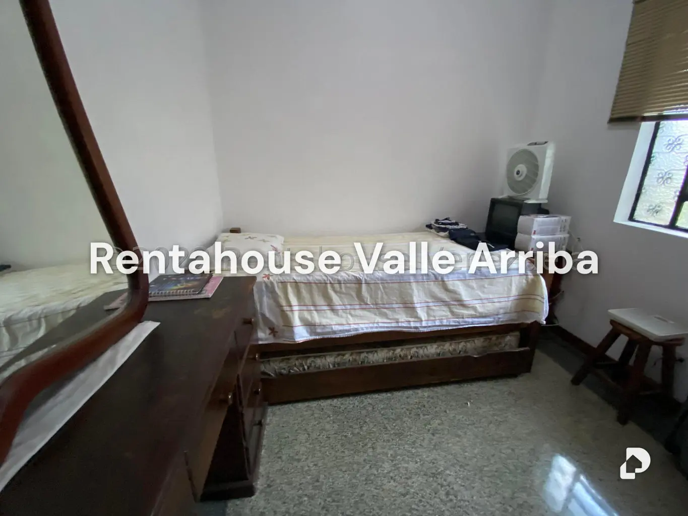 Casa en Santa Cecilia, Caracas – 24