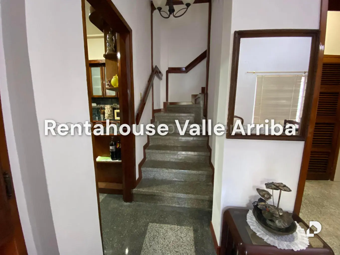 Casa en Santa Cecilia, Caracas – 8