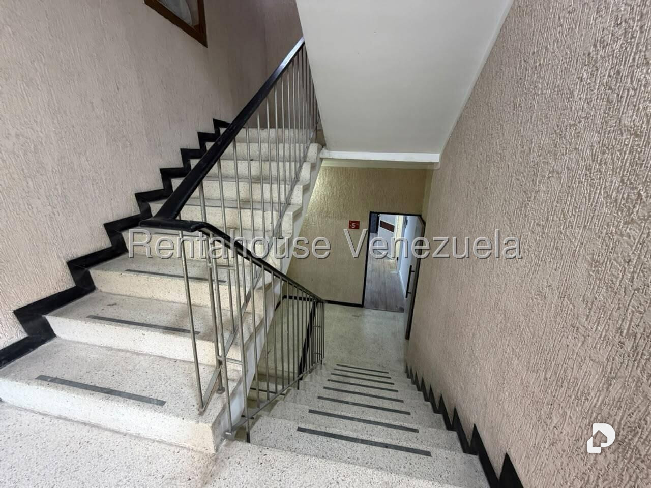 Oficina en El Rosal, Caracas – 13