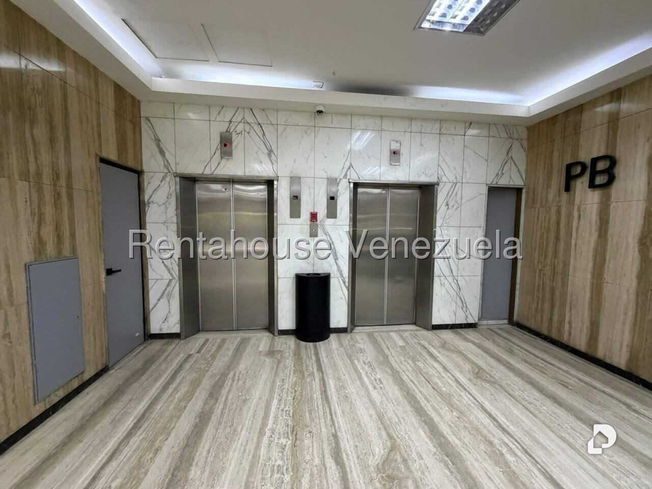 Oficina en El Rosal, Caracas – 12