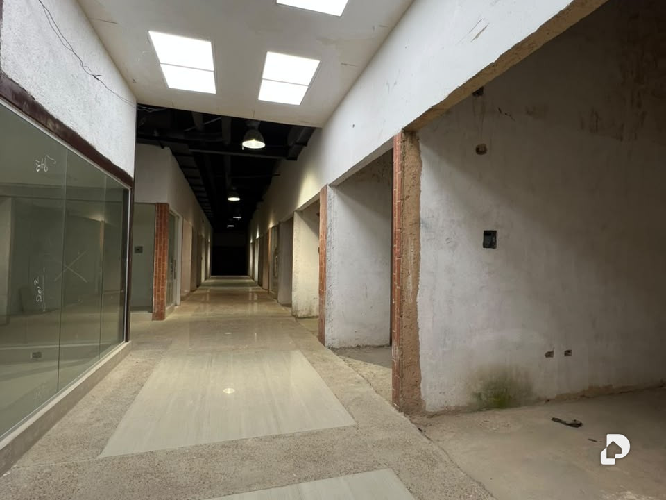 Local comercial en Parroquia Urbana San José, Valencia – 3