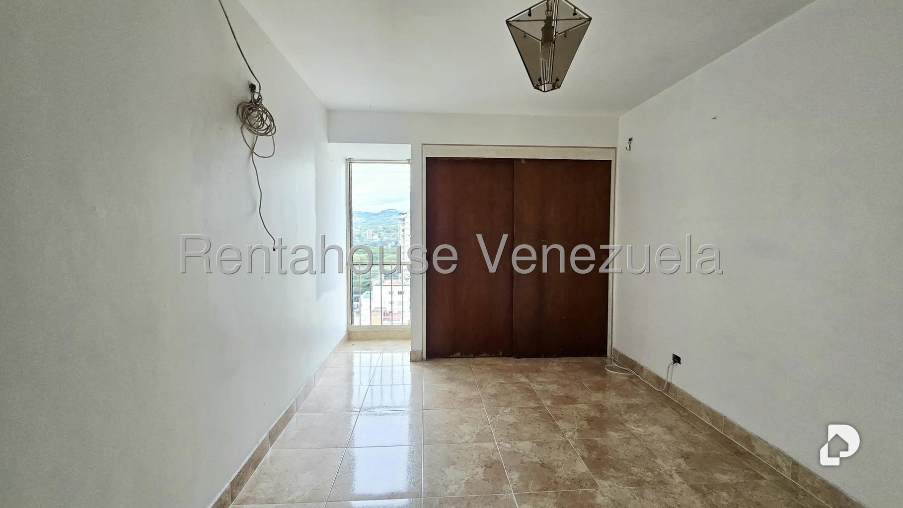 Apartamento en Los Palos Grandes, Caracas – 16