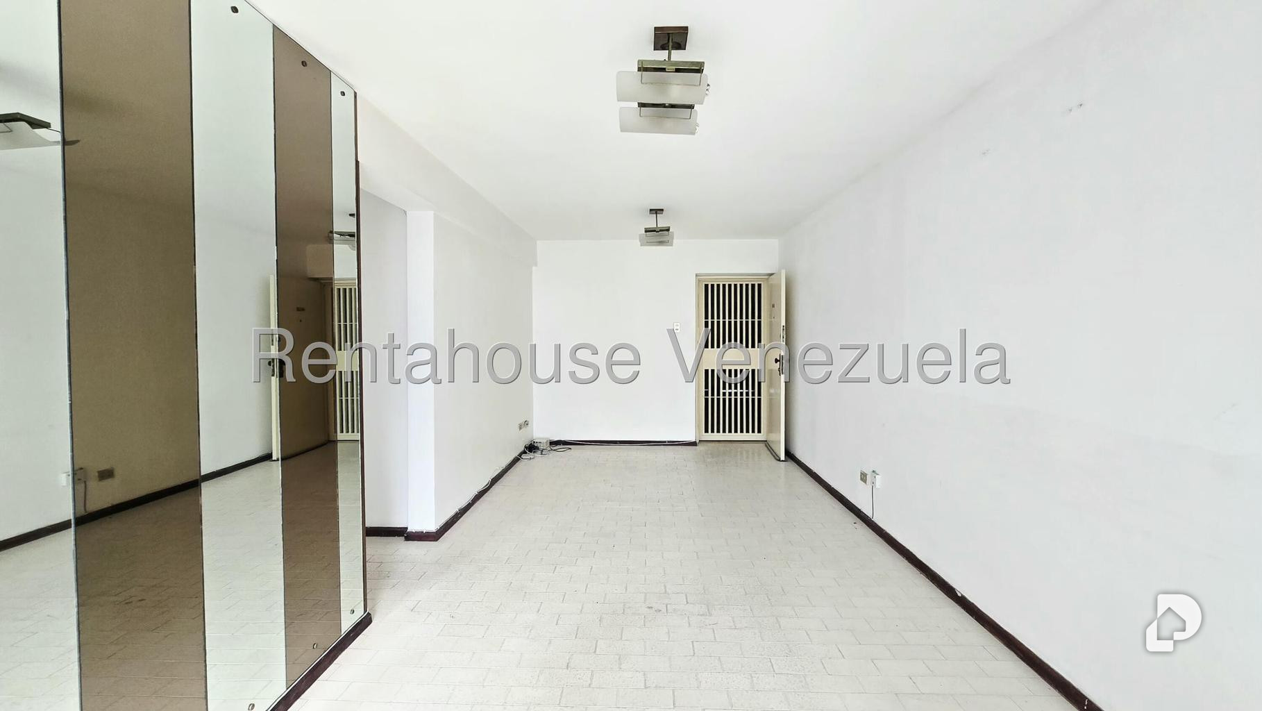 Apartamento en Los Palos Grandes, Caracas – 10