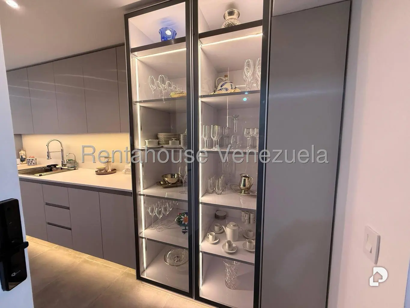 Apartment in Los Naranjos (del Cafetal), Caracas – 3