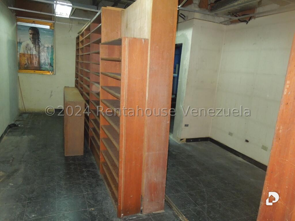 Local comercial en Parroquia Santa Rosalía, Caracas – 26