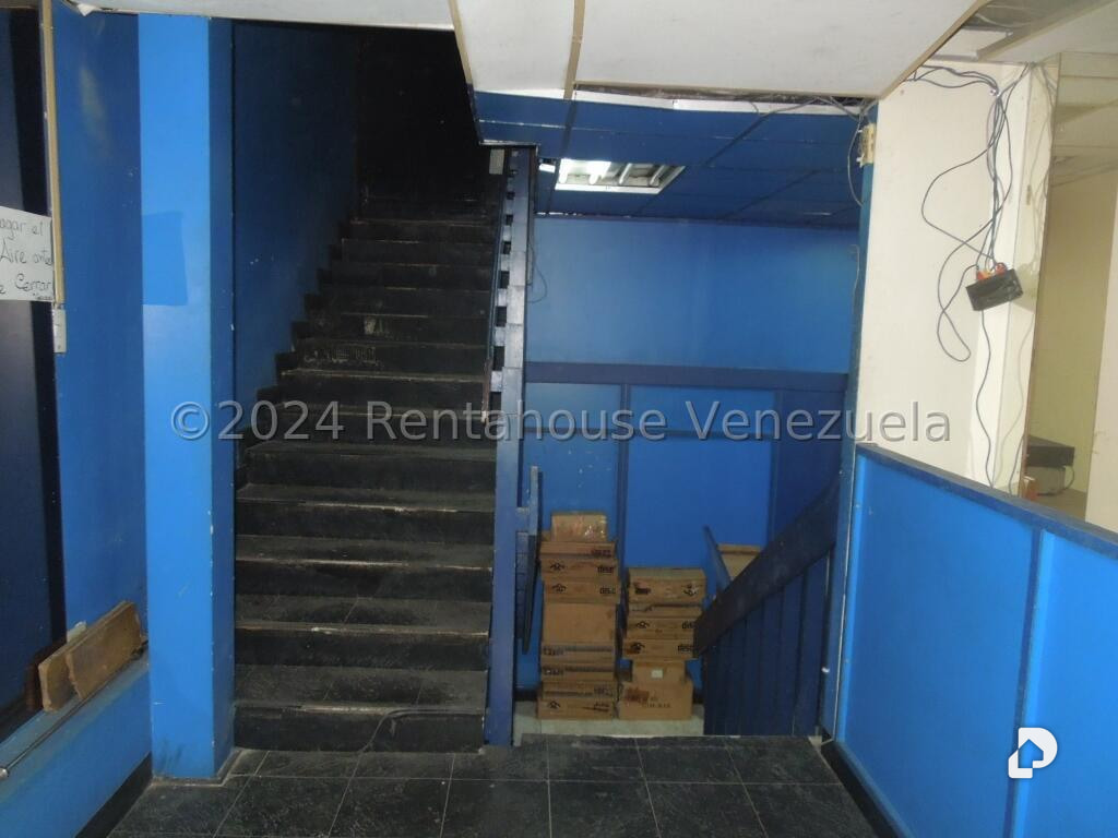Local comercial en Parroquia Santa Rosalía, Caracas – 17