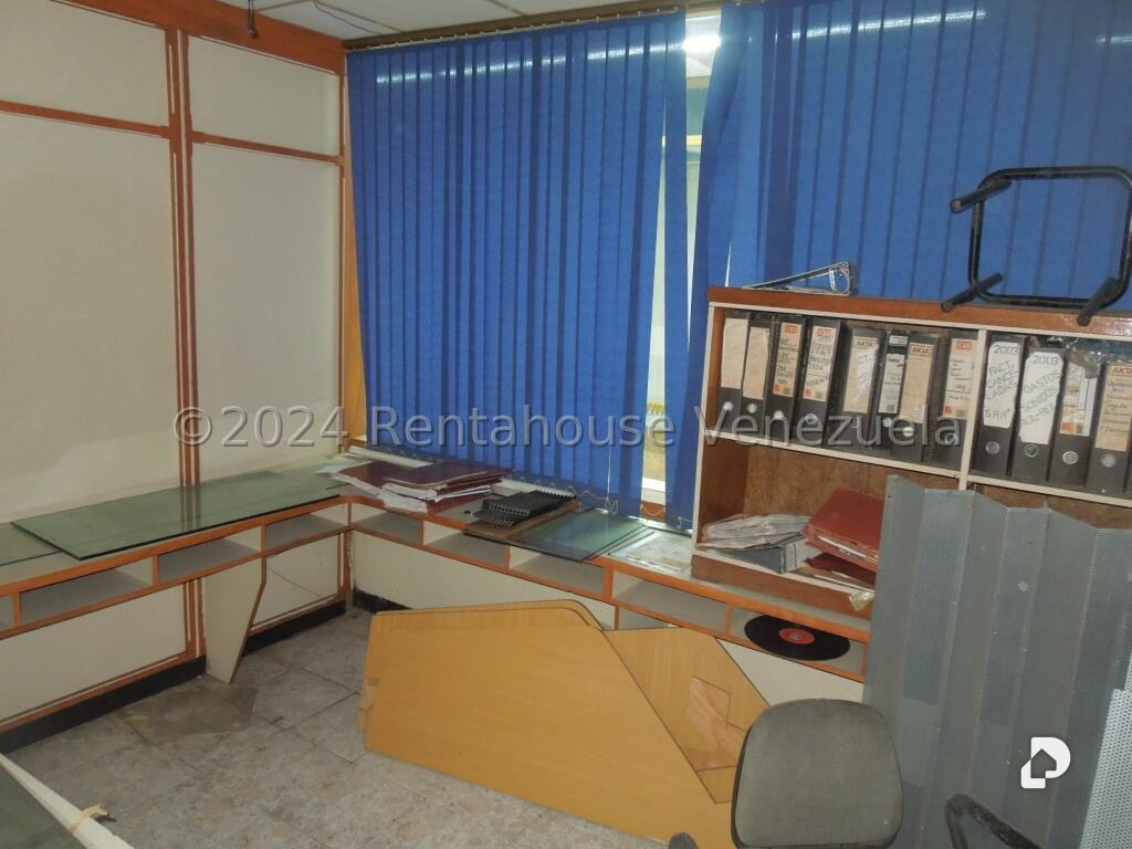 Local comercial en Parroquia Santa Rosalía, Caracas – 10