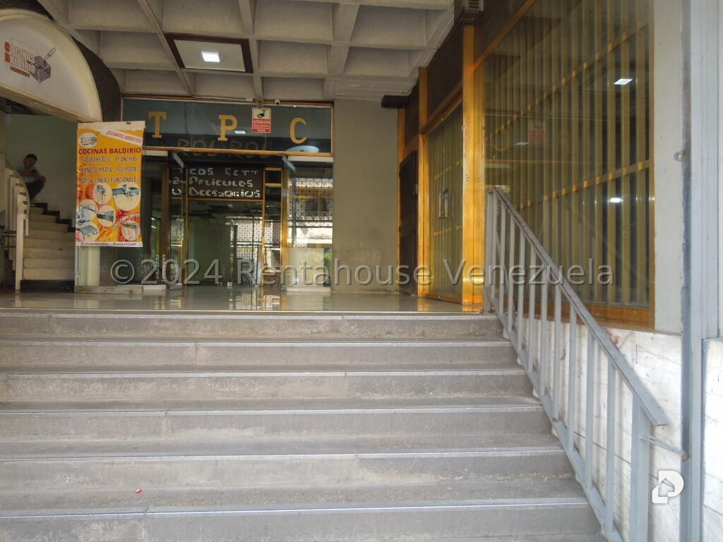Local comercial en Parroquia Santa Rosalía, Caracas – 2