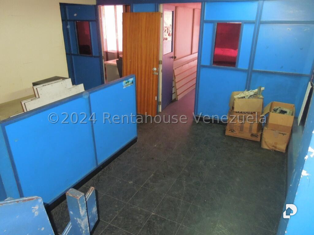 Local comercial en Parroquia Santa Rosalía, Caracas – 13