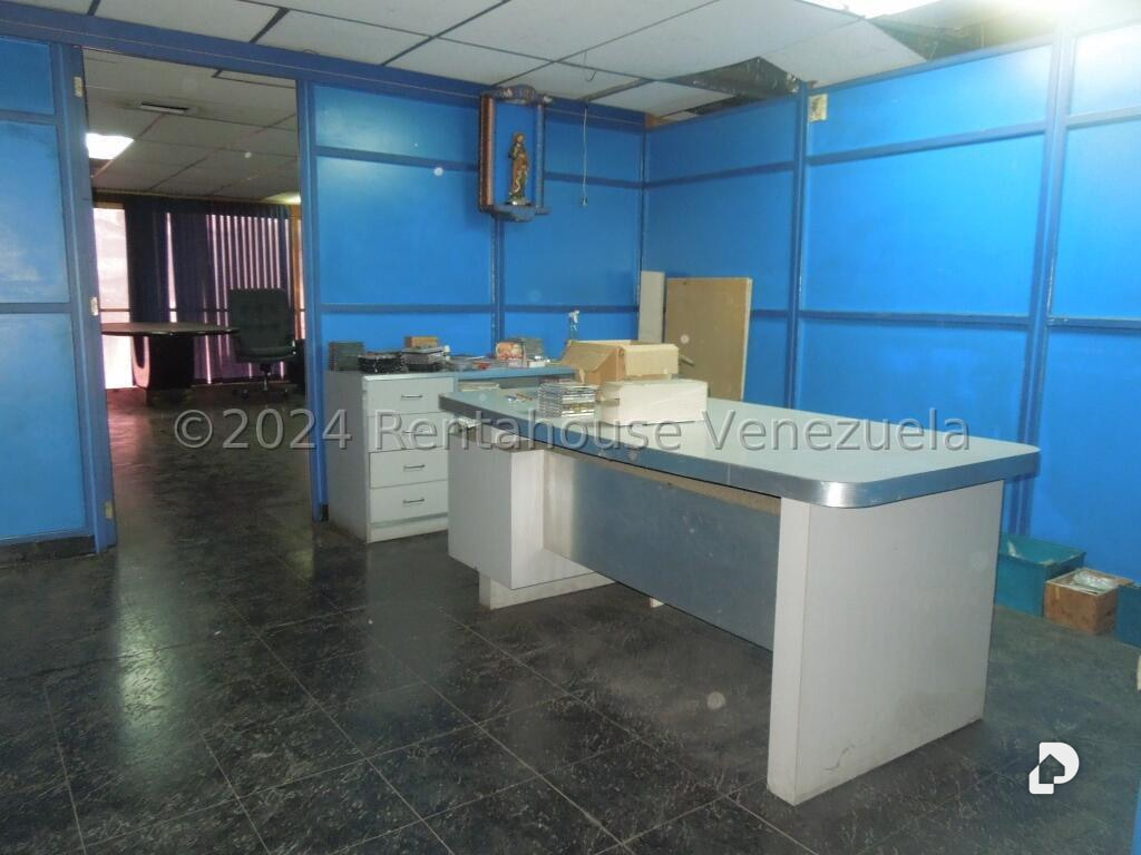 Local comercial en Parroquia Santa Rosalía, Caracas – 21