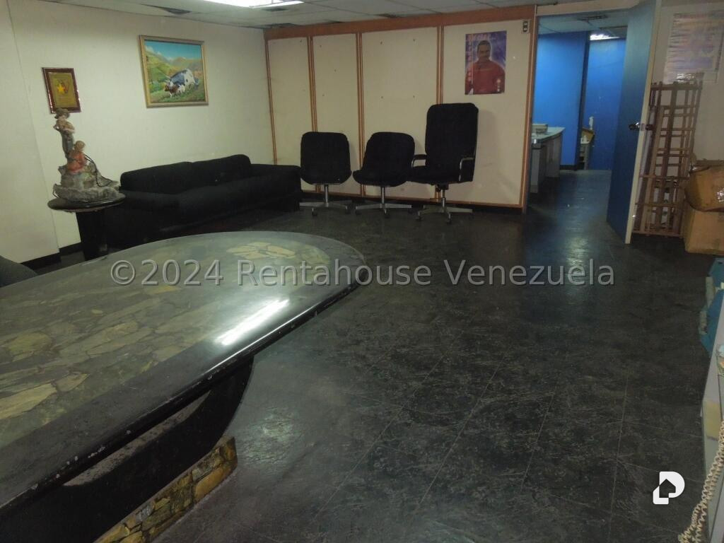 Local comercial en Parroquia Santa Rosalía, Caracas – 23