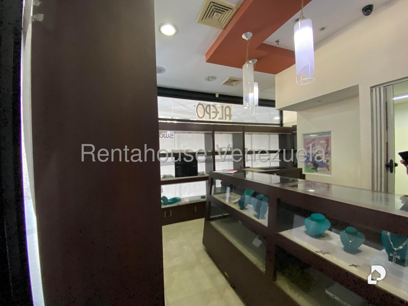 Local comercial en El Paraíso, Caracas – 17