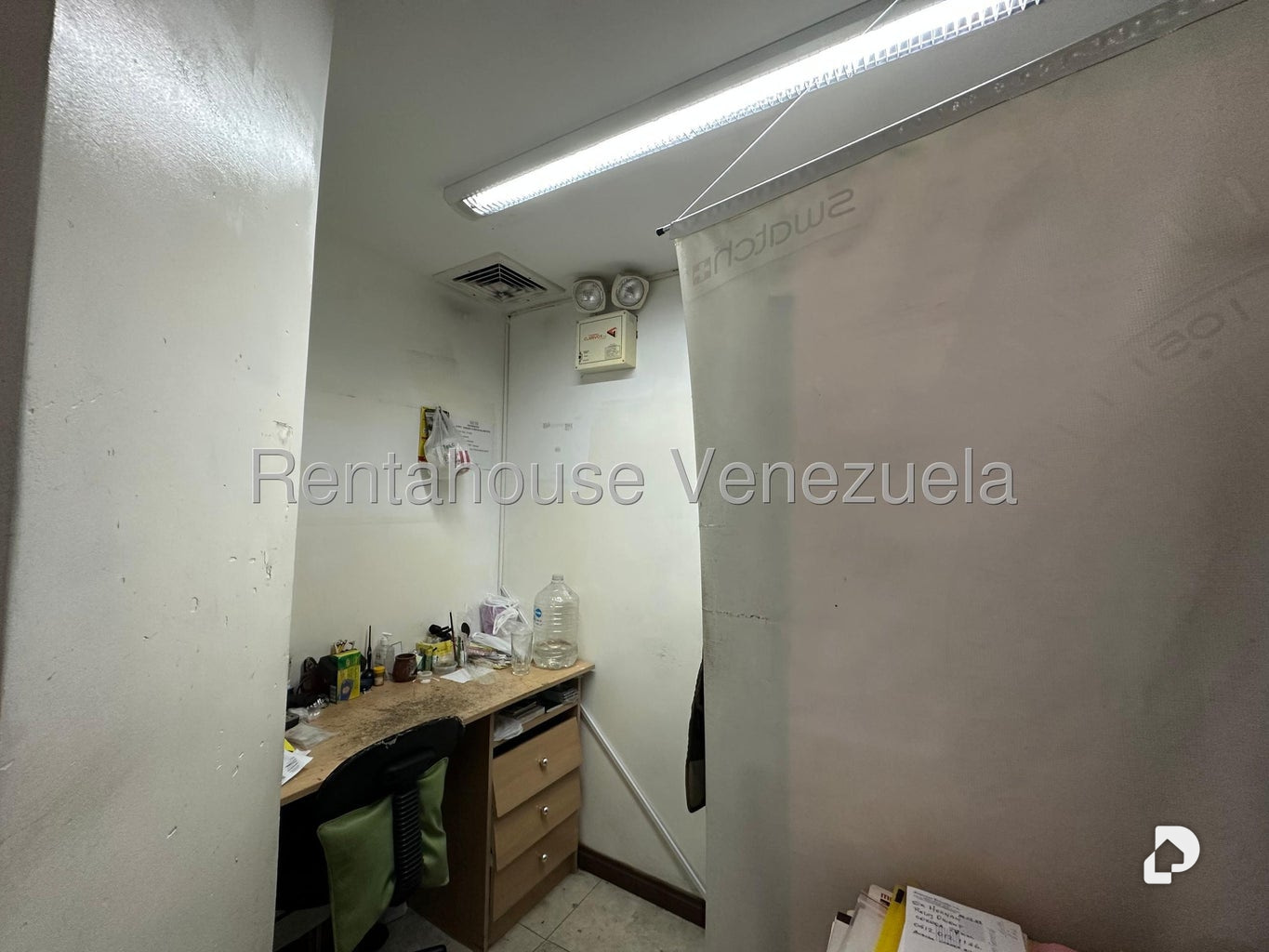 Local comercial en El Paraíso, Caracas – 19