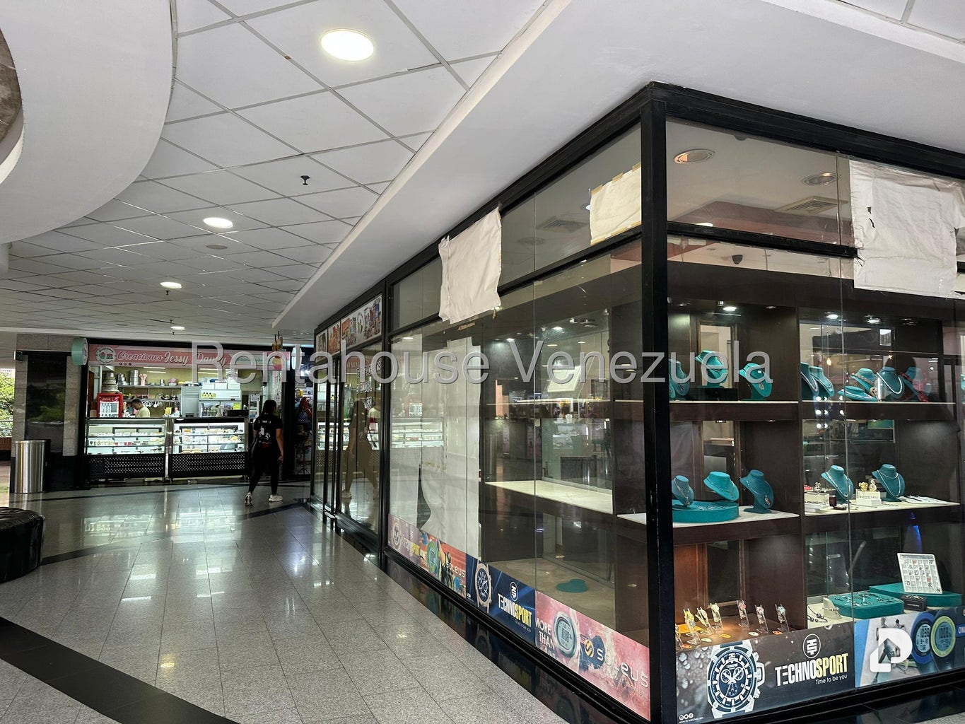 Local comercial en El Paraíso, Caracas – 15