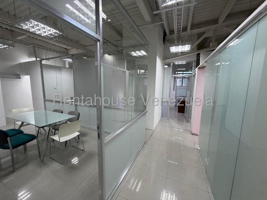 Local comercial en Las Mercedes, Caracas - 1