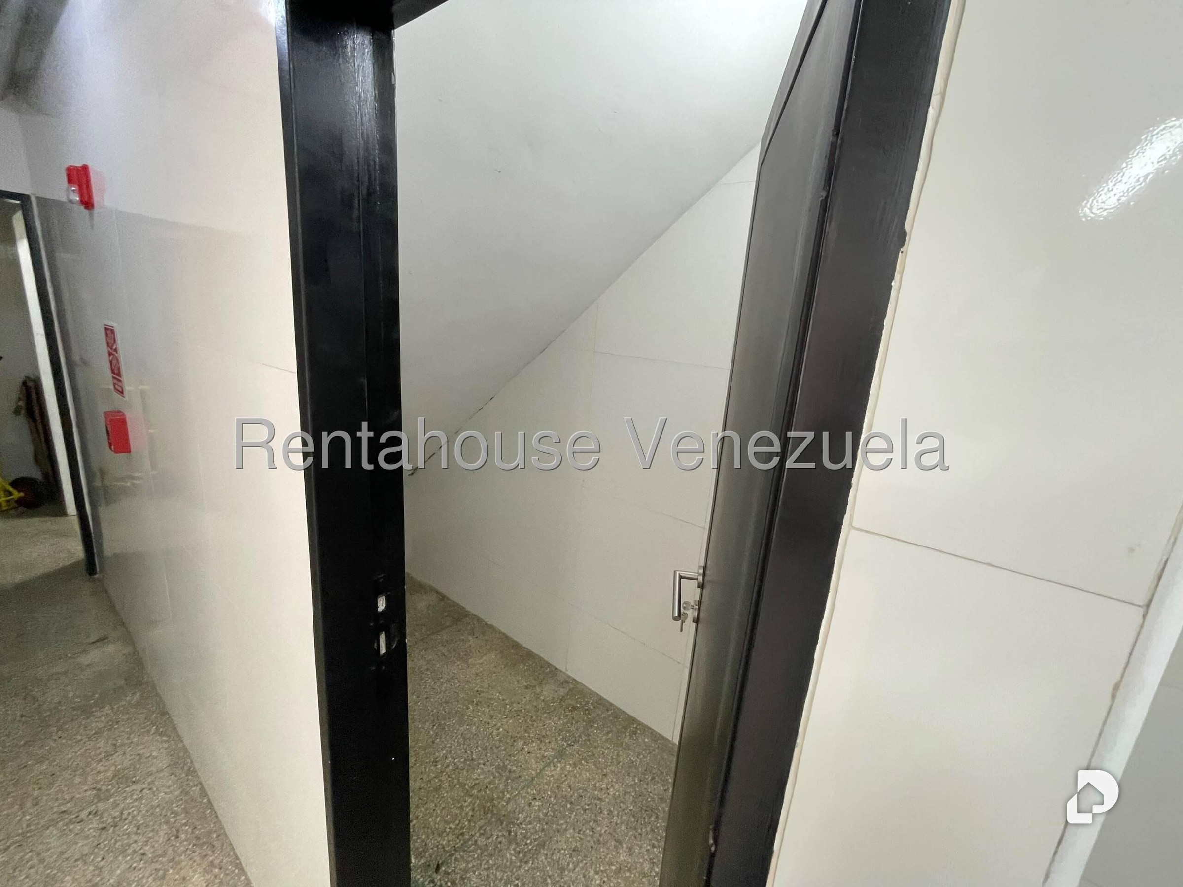 Local comercial en Catia, Caracas – 12