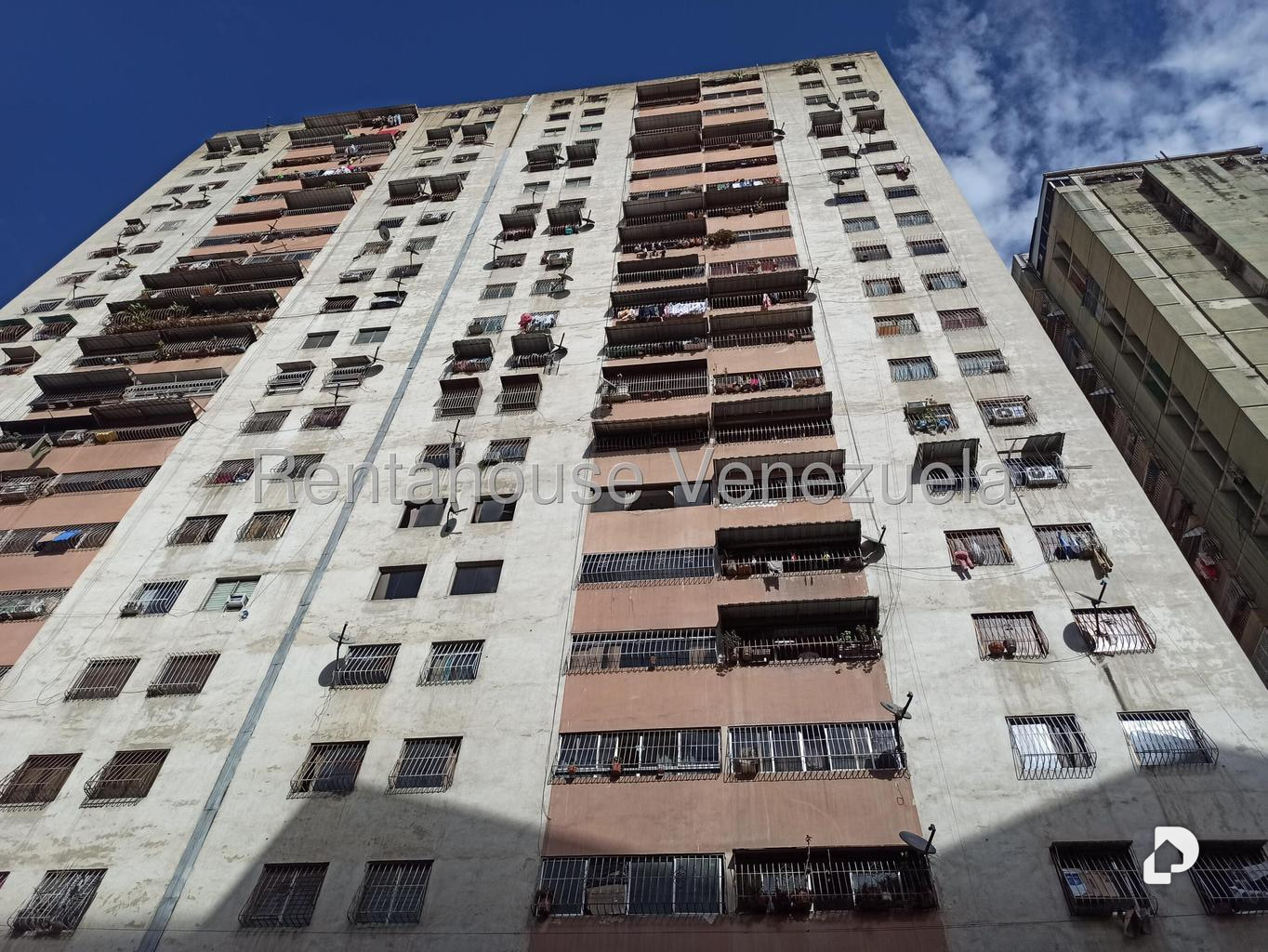 Apartamento en Parroquia Santa Rosalía, Caracas – 1