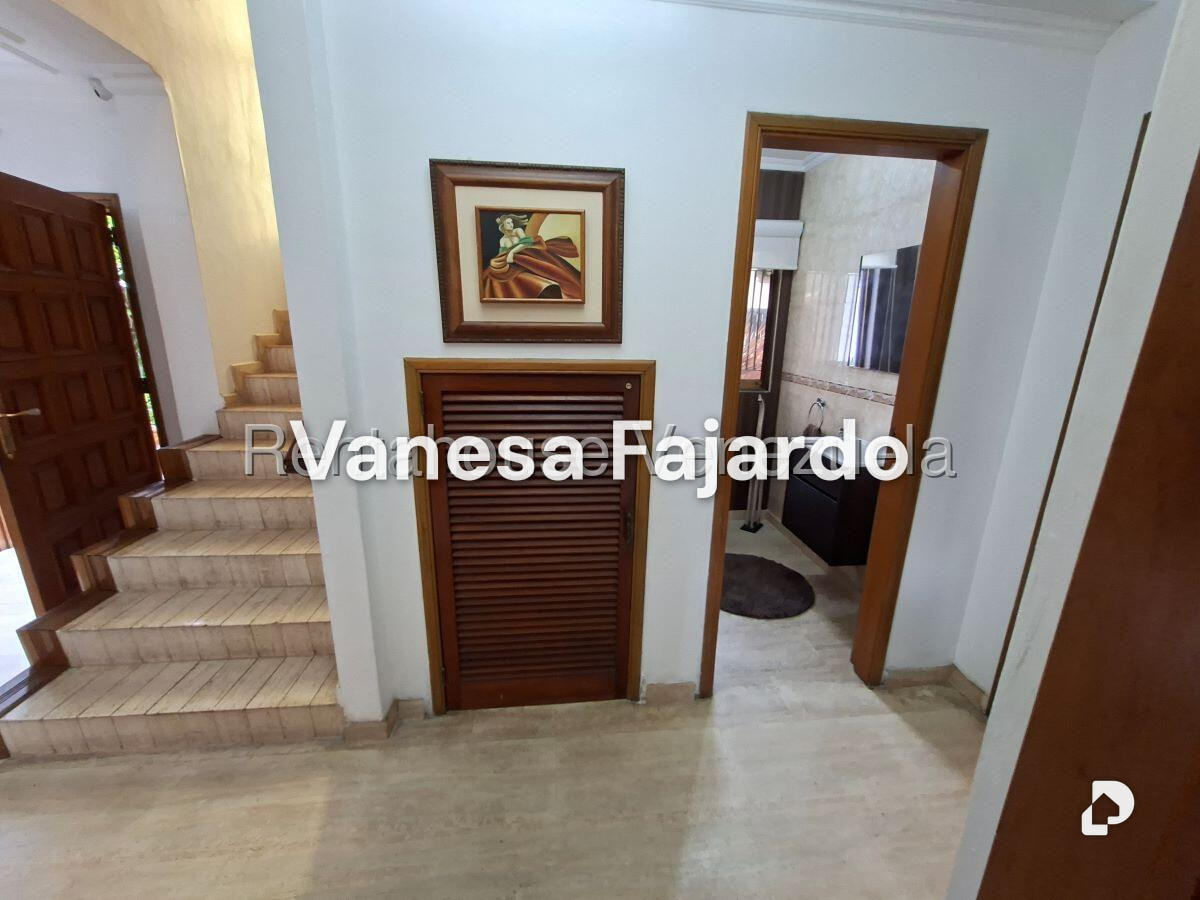 Casa en Lomas de Prados del Este, Caracas – 27