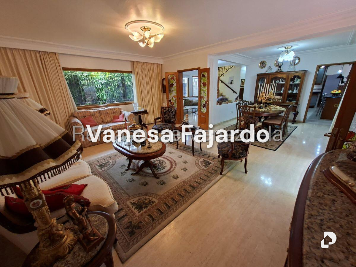 Casa en Lomas de Prados del Este, Caracas – 10