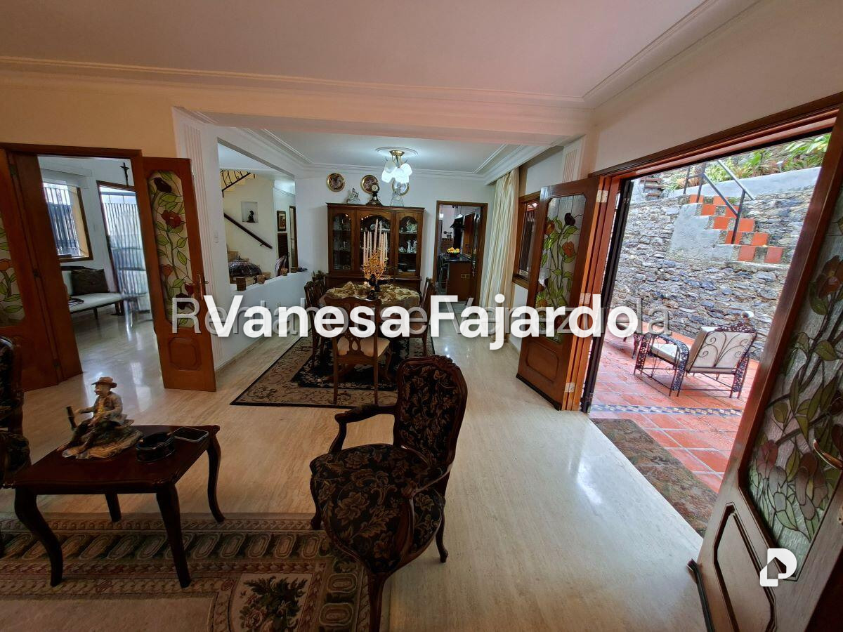 Casa en Lomas de Prados del Este, Caracas – 11