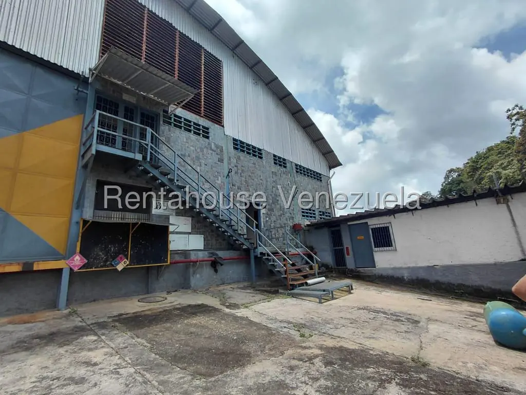 Warehouse in Caracas - 1