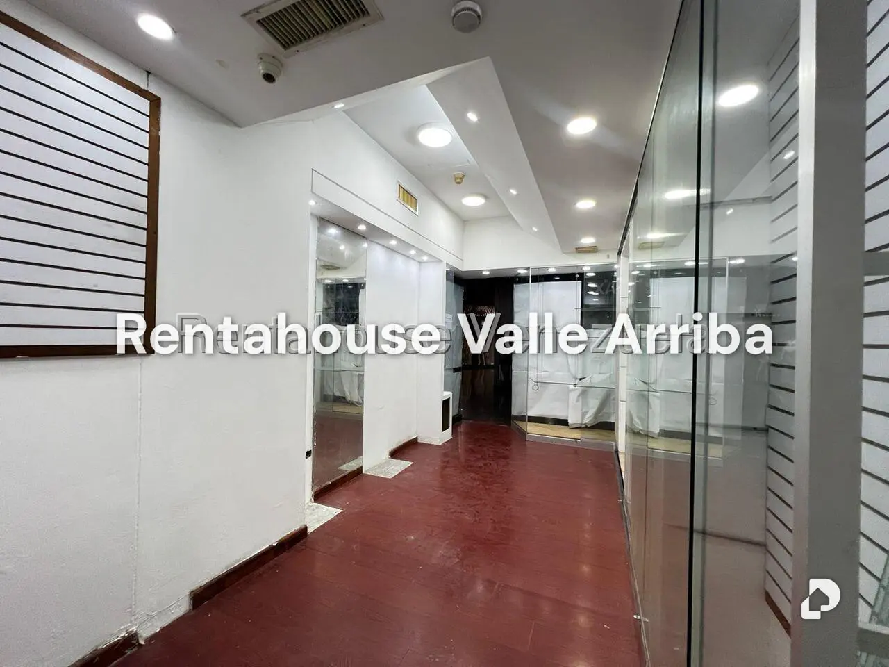 Local comercial en Santa Fe Norte, Caracas – 3
