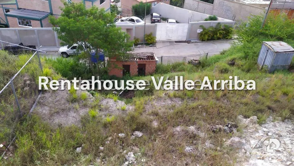 Terreno en La Tahona, Caracas – 17