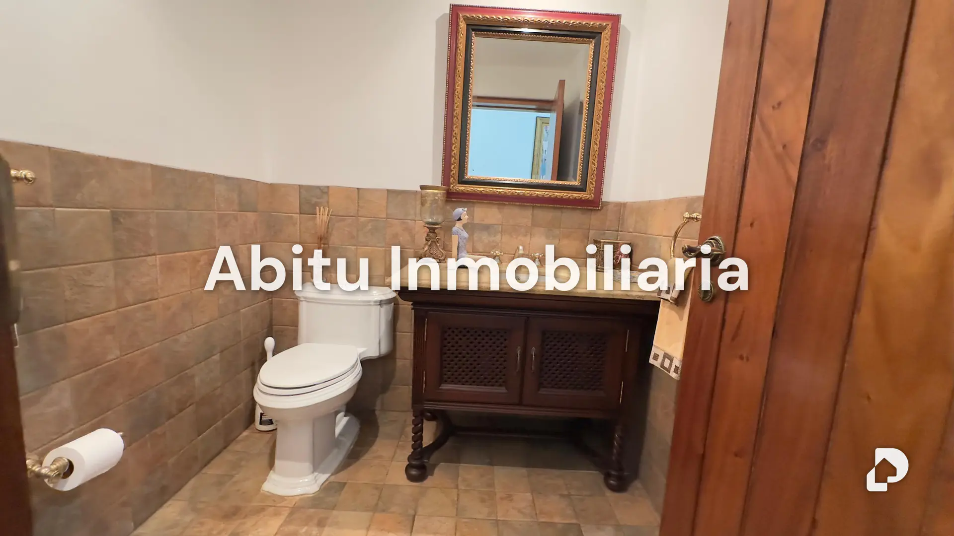 House in La Lagunita, Caracas – 13