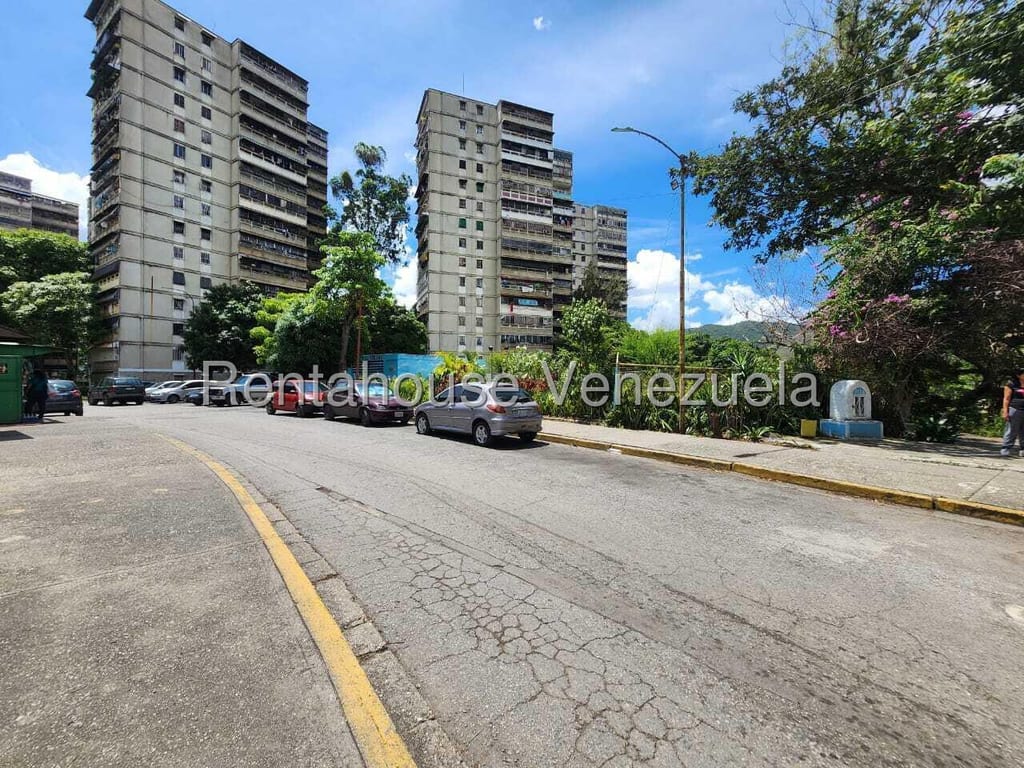 Apartamento en Caricuao, Caracas - 1