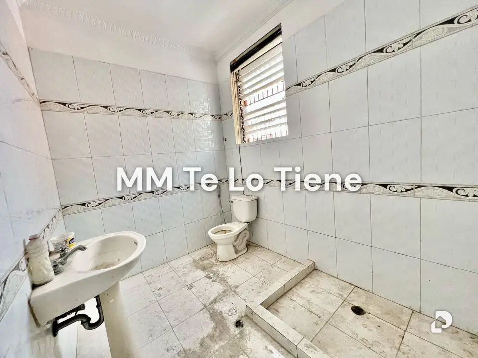 Commercial space in Los Dos Caminos, Caracas – 8