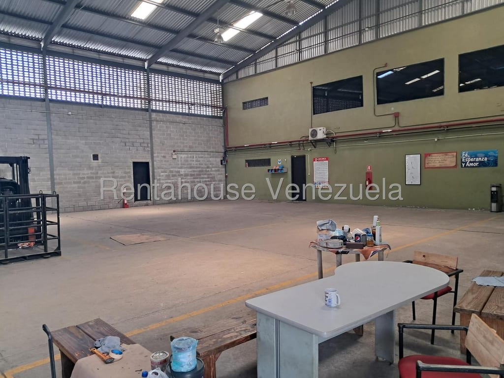 Warehouse in Valle Arriba, Guatire - 1